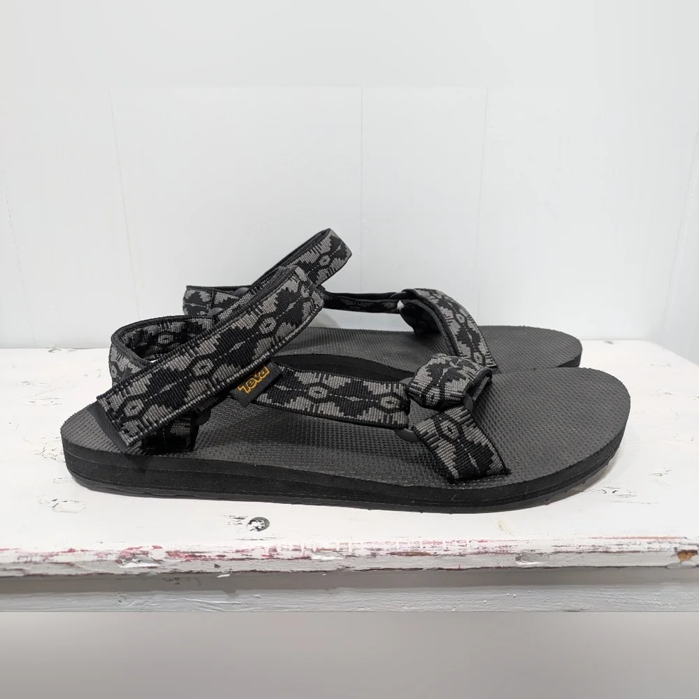 Teva Original Universal‎ Sandal For Men Gray Black Size 12 Water Vacation Beach